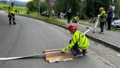 Vodu ze Sloupu do Nového Boru a zpět přivedly děti z hasičských kroužků, dospělí je jen podporovali