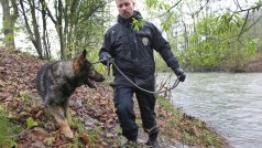 Psovod s policejním psem