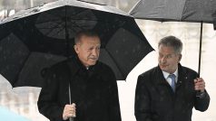 Finský prezident Sauli Niinistö a turecký prezident Recep Tayyip Erdogan v Ankaře