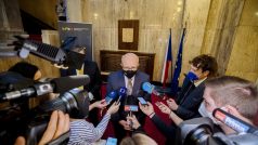 Ministr zdravotnictví Vlastimil Válek