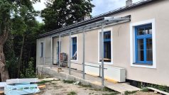 Areál bývalé továrny na perleťové knoflíky v Jindřichově Hradci přebírá organizace Otevřená okna