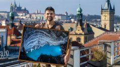 Marek Audy s fotografií největšího podzemního termálního jezera