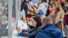 Krajské asistenční centrum pomoci Ukrajině na letišti v Plané u Českých Budějovic