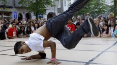 Freeze - jeden z prvků breakdance