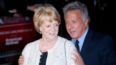 Maggie Smithová a Dustin Hoffman na premiéře filmu Kvartet v roce 2012 v Londýně