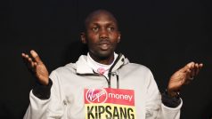 Maratonec Wilson Kipsang s osobním rekordem 2:03:23.