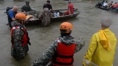 Národní garda pomáhá v Texasu při záplavách.
