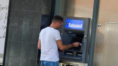 Bankomat banky Sabadell v Barceloně