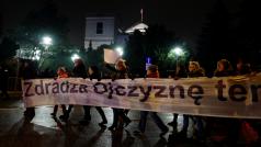 Desítky lidí před Sejmem protestovaly proti reformám v soudnictví