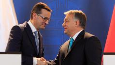 Polský premiér Mateusz Morawiecki a maďarský premiér Viktor Orbán