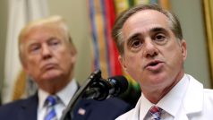 Donald Trump a David Shulkin