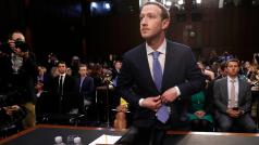 Zakladatel Facebooku Mark Zuckerberg v americkém Senátu