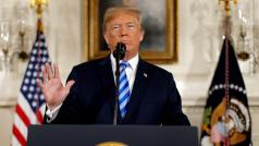 Donald Trump při oznámení záměru odstoupit od jaderné dohody s Íránem.