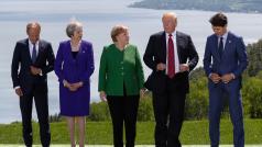 Prezident Evropské rady Donald Tusk, britská premiérka Theresa Mayová, německá kancléřka Angela Merkelová, americký prezident Donald Trump a kanadský premiér Justin Trudeau během summitu G7 v Kanadě.