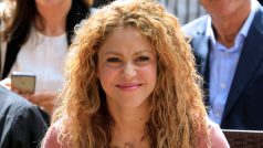 Kolumbijská zpěvačka Shakira (uprostřed)