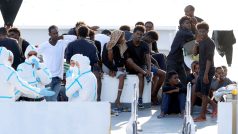 Migranti na lodi Diciotti.