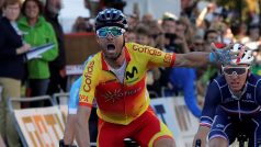 Španělský veterán Alejandro Valverde slaví svůj první titul mistra světa v kariéře.