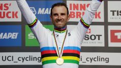 Španělský cyklista Alejandro Valverde při zisku svého prvního titulu mistra světa