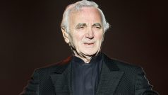 Šansoniér Charles Aznavour (archivní foto)