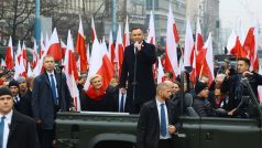 Polský prezident Andrzej Duda zahájil před třetí hodinou oficiálně pochod nezávislosti na oslavu stoletého výročí samostatnosti projevem