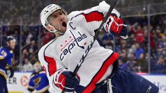 Alexandr Ovečkin v dresu Washington Capitals při zápase proti St. Louis Blues