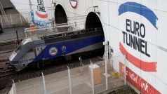 Vlak společnosti Eurotunnel poblíž Calais