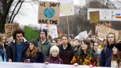 Demonstranti v Hamburku požadovali například konec získávání energie ze spalování uhlí