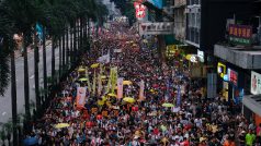 Podle organizátorů se protestů mělo zúčastnit 200 000 lidí.