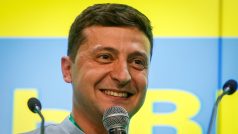 Ukrajinský prezident Volodymyr Zelenskyj ve štábu strany Sluha lidu po předčasných volbách.