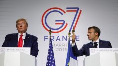 Americký prezident Donald Trump s protějškem Emmanuelem Macronem při setkání zemí G7