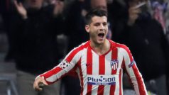 Álvaro Morata slaví gól proti Leverkusenu.