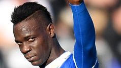Fotbalista Brescie Mario Balotelli v utkání proti Laziu Řím