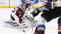 Brankář Pavel Francouz v zápase proti New York Islanders