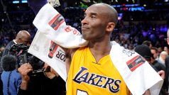 Kobe Bryant 13. dubna 2016 při svém posledním zápase ve Staples Centre v Los Angeles.