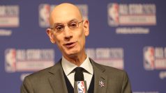 Komisionář NBA Adam Silver