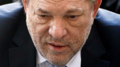 Bývalý filmový producent Harvey Weinstein u newyorského kriminálního soudu (foto z 24. února 2020)