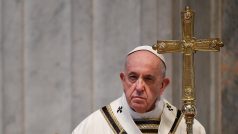 Papež František sloužil mši na Hod boží velikonoční v téměř liduprázdné Bazilice svatého Petra ve Vatikánu
