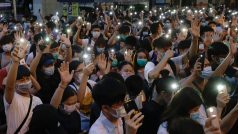 Policie v Hongkongu během úterních prodemokratických protestů zadržela 53 lidí