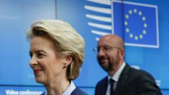 Předsedkyně evropské komise Ursula Von Der Leyen a předseda evropské komise Charles Michel