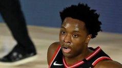 Radost basketbalistů Toronta Raptors, vpravo hrdina utkání Ogugua „OG“ Anunoby