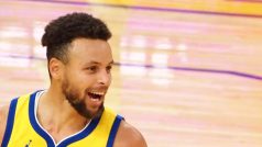 Hvězdou nedělního programu byl Stephen Curry (na snímku), jenž pomohl Golden State k výhře 137:122 nad Portlandem osobním rekordem 62 body