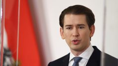 „Máme před sebou ještě dva tři obtížné měsíce,“ řekl na tiskové konferenci rakouský kancléř Sebastian Kurz