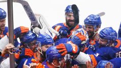 Radost hokejistů New Yorku Islanders s fanoušky
