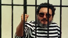 V peruánském vězení zemřel Abimeal Guzmán (na snímku z roku 1992), vůdce maoistické povstalecké organizace Světlá stezka, odsouzený za terorismus