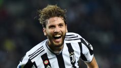 Manuel Locatelli se raduje z branky v turínském derby