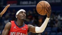 Spoluhráč Tomáše Satoranského v New Orleans Kira Lewis (vpravo)  si vážně poranil koleno a v této sezoně NBA už si nezahraje