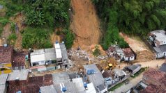 Silné deště v Brazílii si vyžádaly už 79 životů, záchranáři pátrají po desítkách pohřešovaných