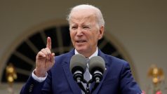 Americký prezident Joe Biden hovoří zahradě Bílého domu ve Washingtonu během akce, na které byl oznámen nový Úřad Bílého domu pro prevenci násilí páchaného střelnými zbraněmi