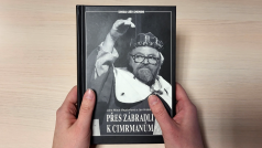 V pravidelné knižní soutěži hrajeme o knižní rozhovor Přes Zábradlí k Cimrmanům