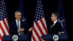 Generální tajemník NATO Jens Stoltenberg a ministr zahraničí USA Antony Blinken na tiskové konferenci na ministerstvu zahraničí ve Washingtonu